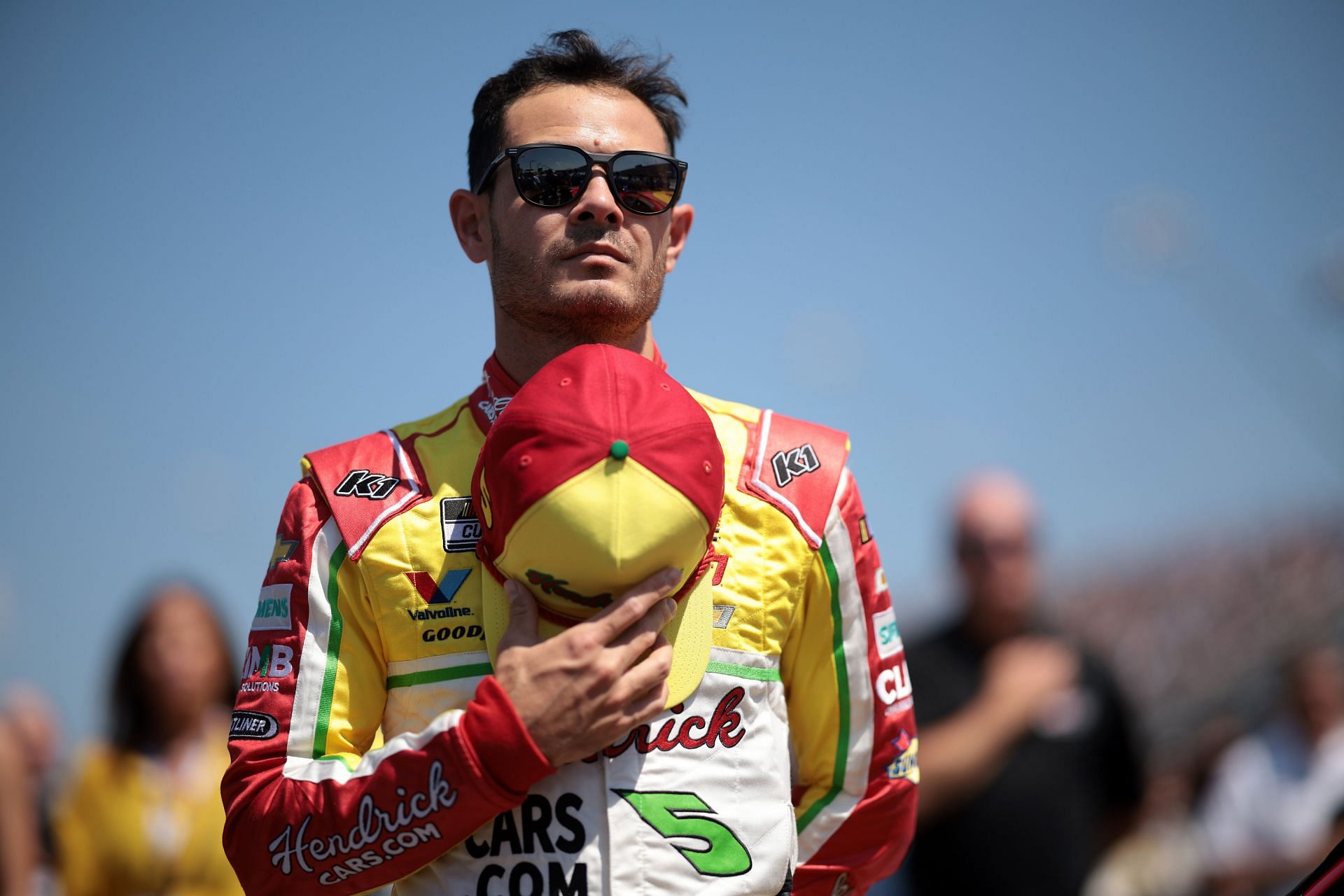 Larson at the Goodyear 400