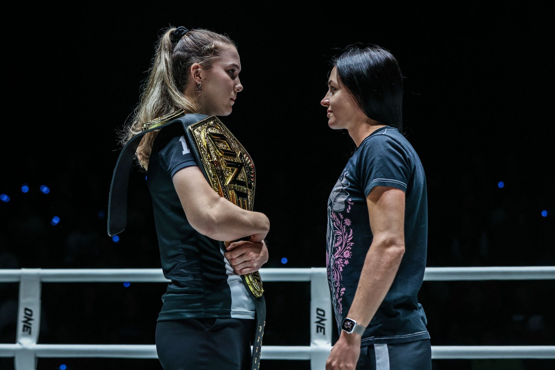 Smilla Sundell (L) is the fourth fighter to lose their title on the scale in ONE [Image via ONE Championship]