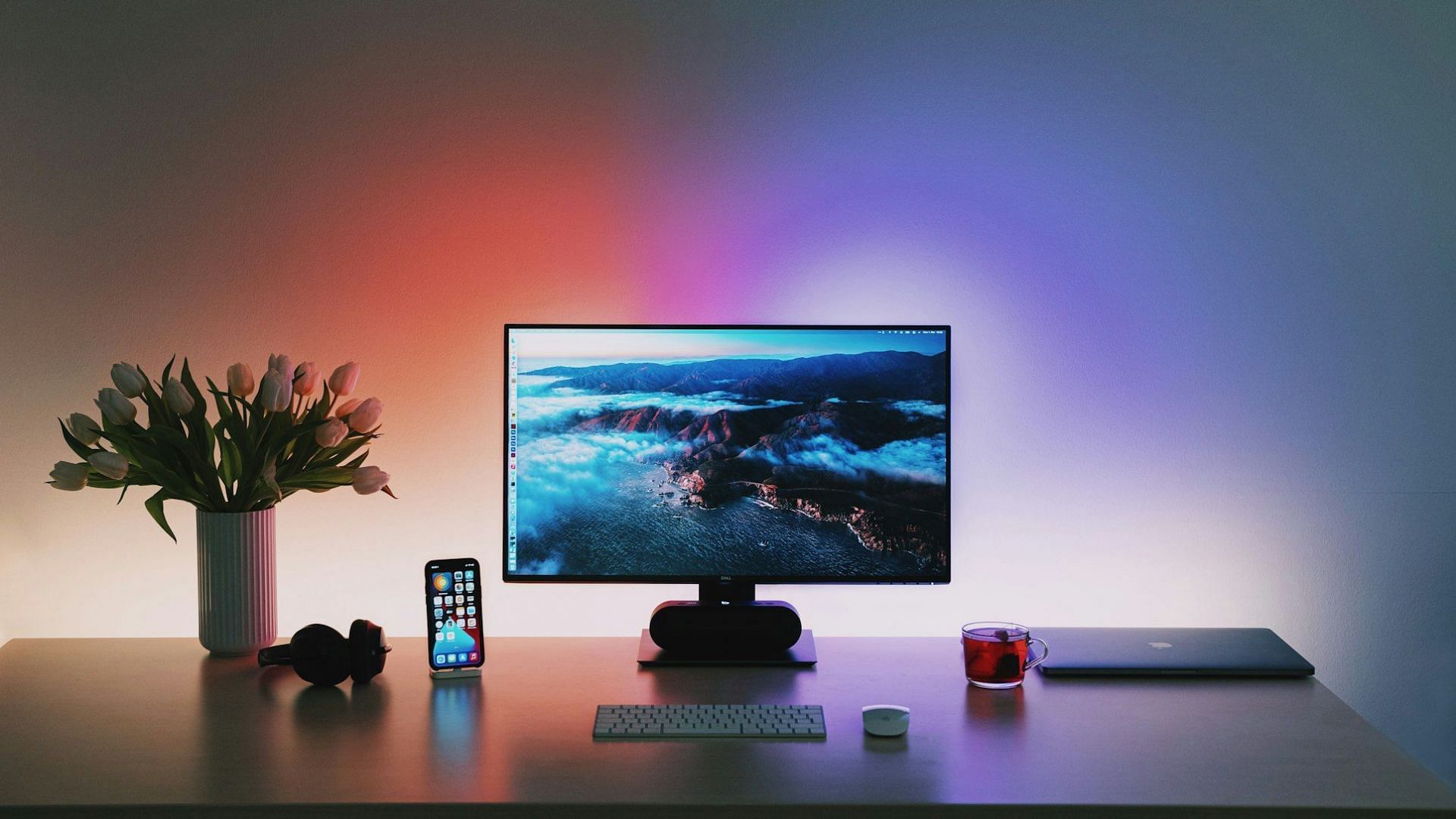 A step-by-step guide to making your own custom wallpaper for Windows (Image via Unsplash/@linusmimietz)
