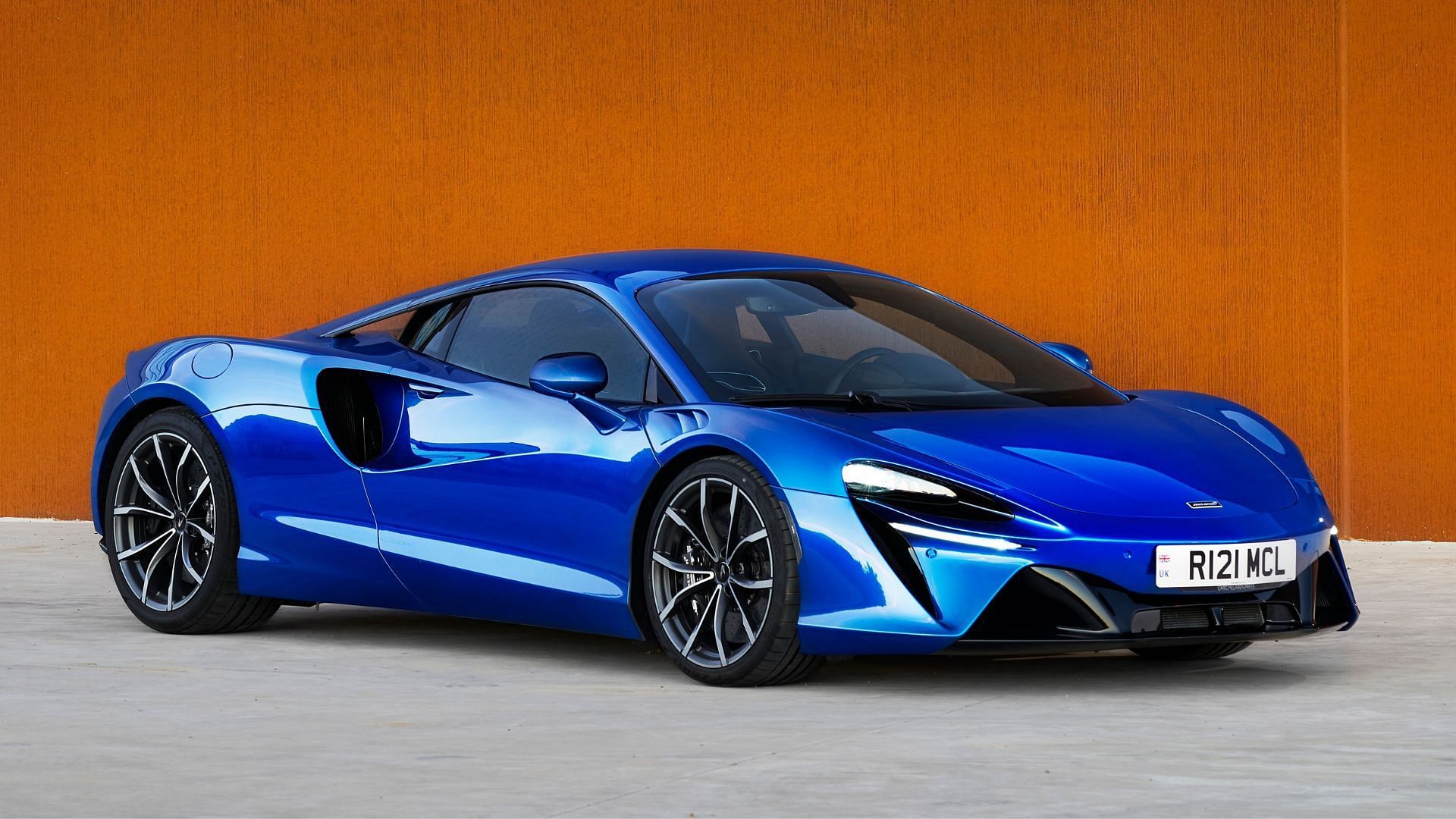 There are some similarities with the Itali GTB Custom (Image via McLaren)