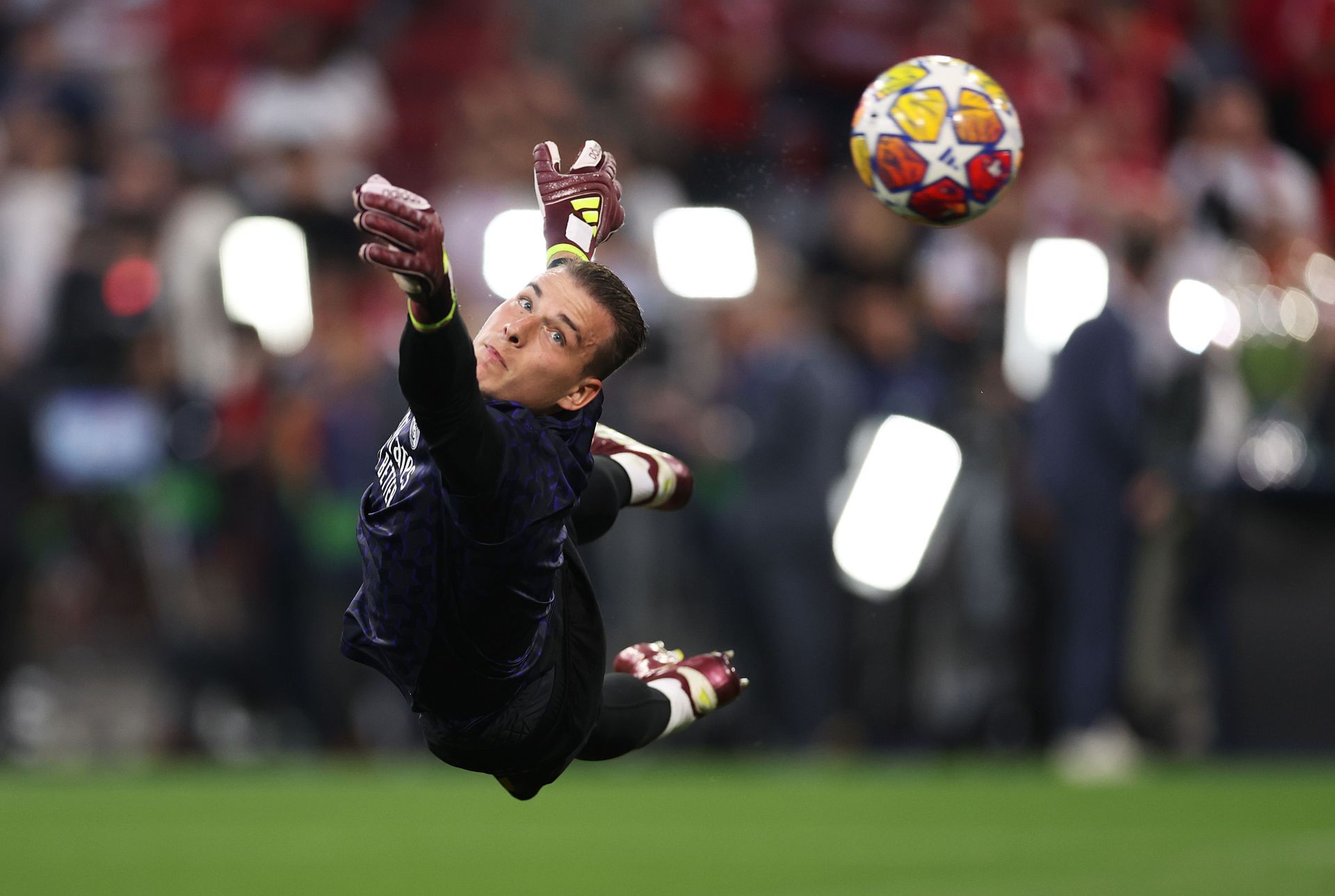 Andriy Lunin is all set to extend his stay at the Santiago Bernabeu