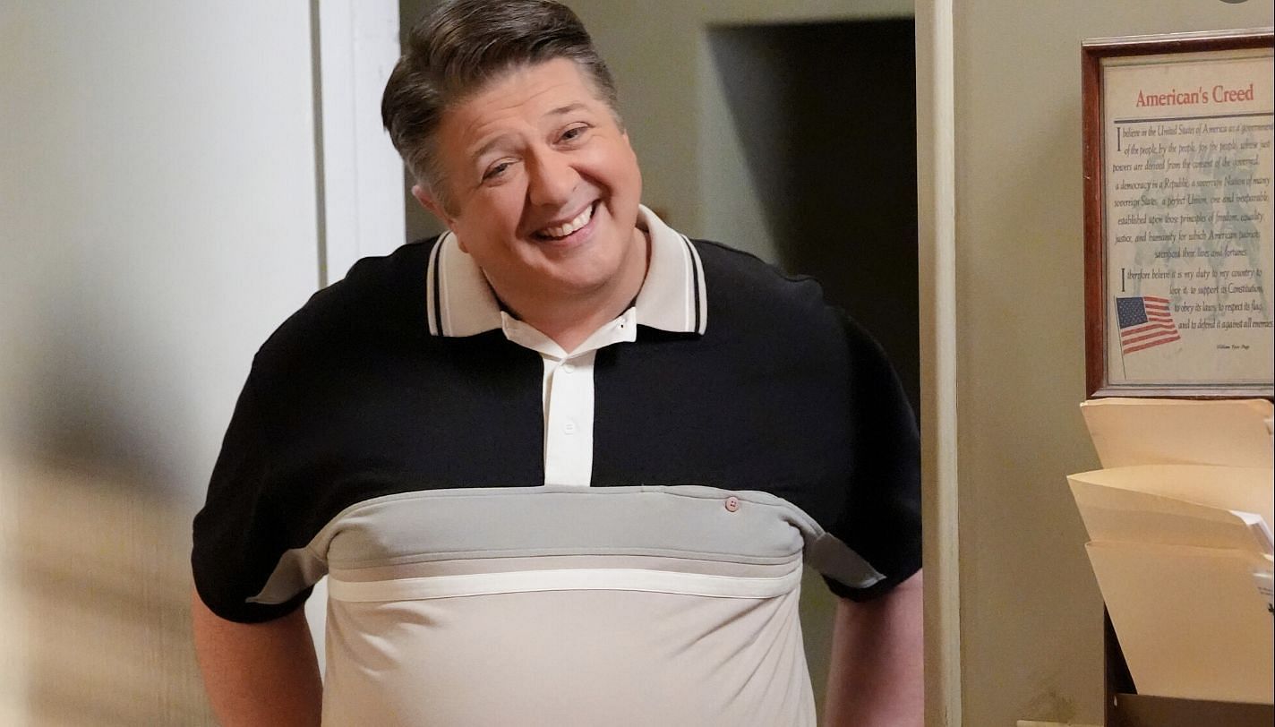 Lance Barber as George Cooper (Image via @Young Sheldon/Facebook)