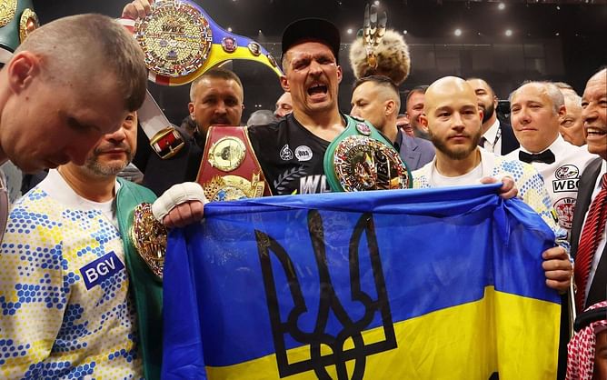 Oleksandr Usyk pens four-word post posing with Tyson Fury's WBC belt for the first time on social media