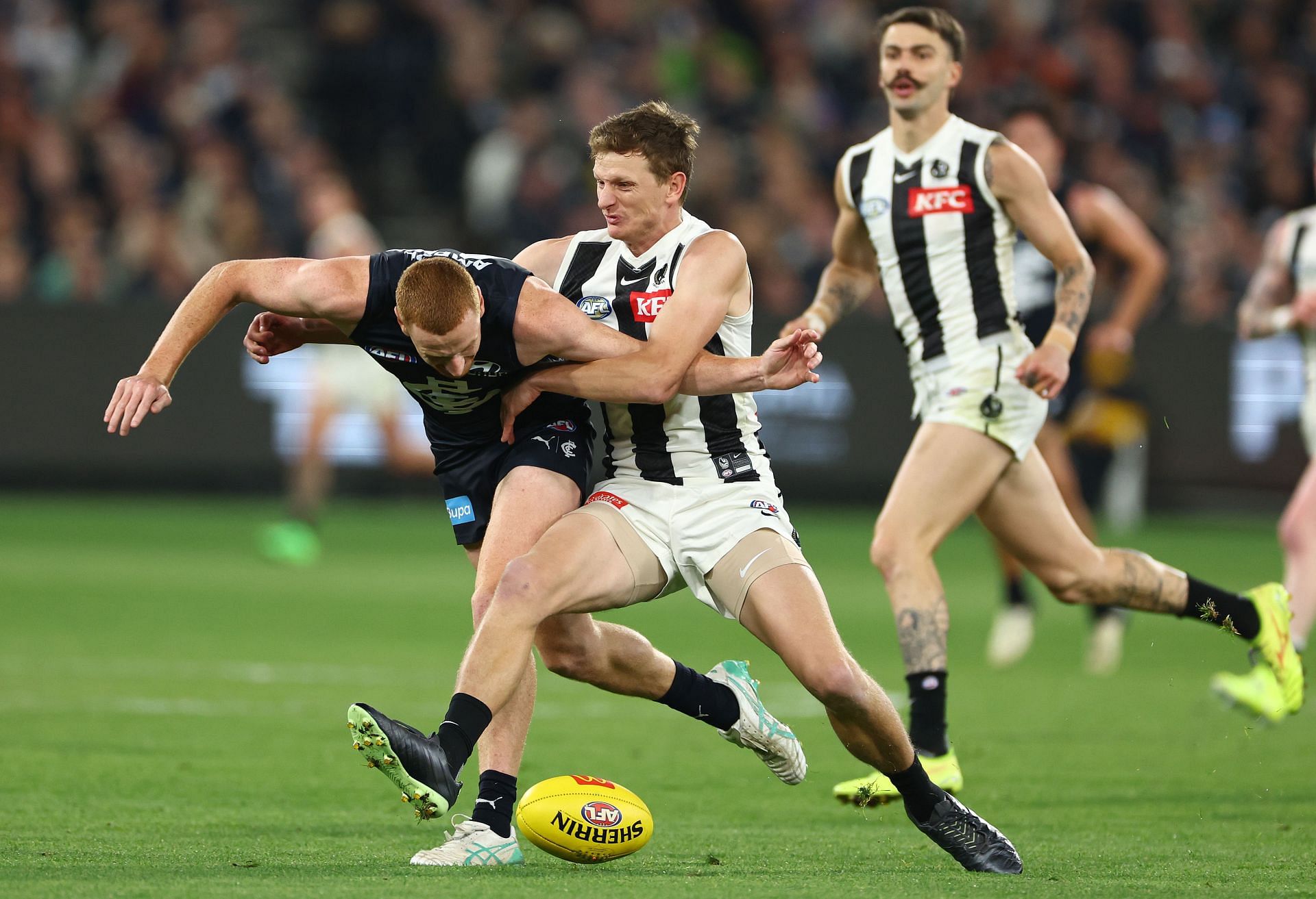 Collingwood fans upset at unfair treatment from umpires