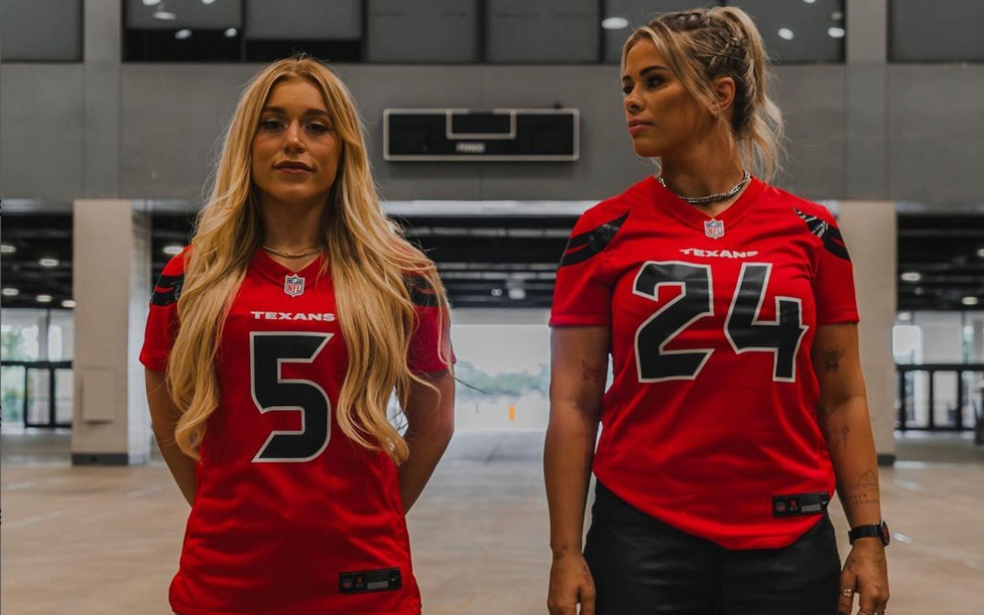 Paige VanZant (right) and Elle Brooke (left) headline MF &amp; DAZN: X Series 15 on May 24 [Photo Courtesy @paigevanzant on Instagram]