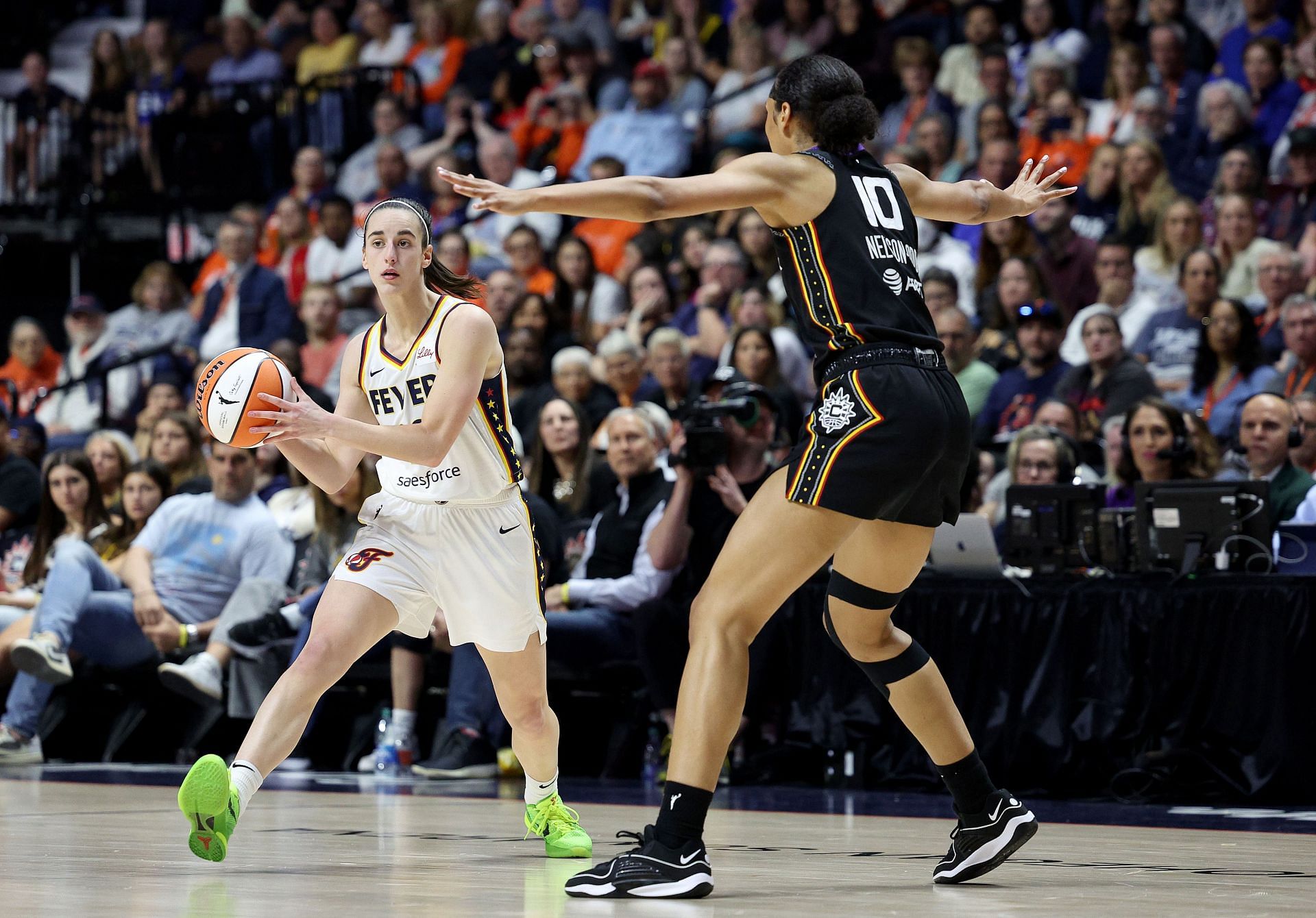 Indiana Fever v Connecticut Sun