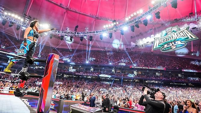 "If Bayley wins, we riot," says former WWE champion