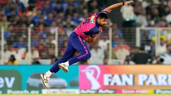 [Watch] RR's Avesh Khan pulls the chain to stop RCB in their tracks with double strike during IPL 2024 Eliminator