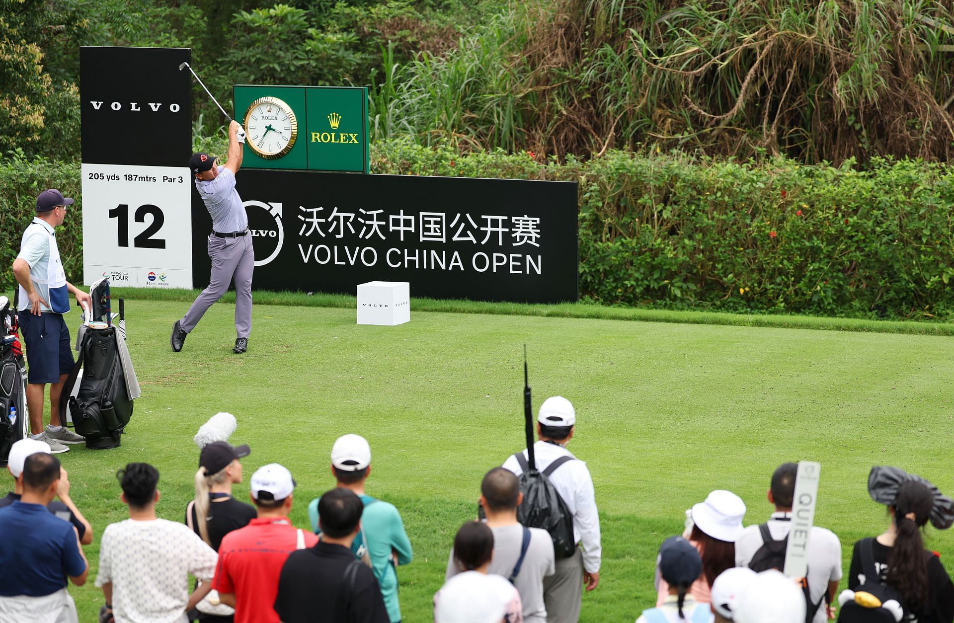 Who is leading the 2024 Volvo China Open after day 1? Leaderboard explored