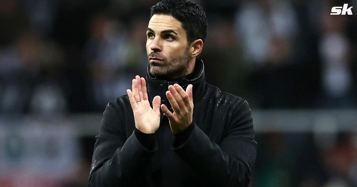Arsenal manager Mikel Arteta looks on.