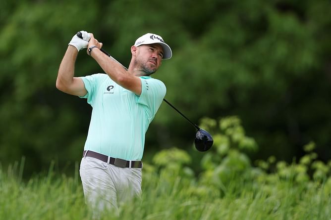 WATCH: ESPN coverage hilariously cuts to a turtle while Brian Harman waits to putt out at PGA Championship round 1