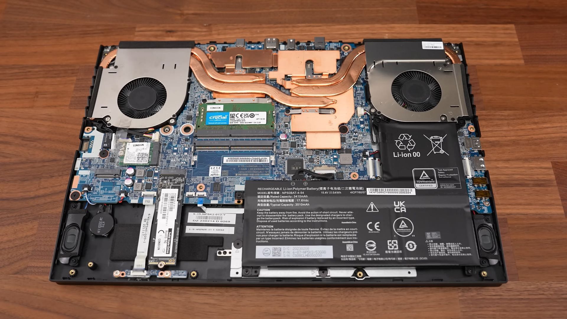 ASUS Zephyrus G14 internal hardware (Image via Jarrod&#039;sTech/YouTube)