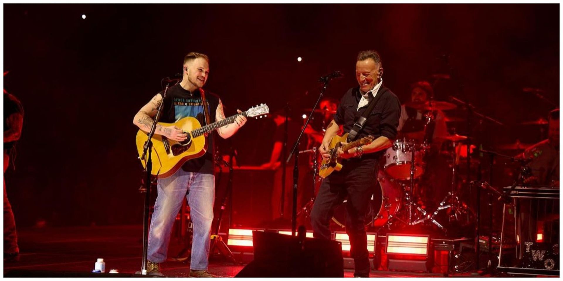 Zach and Springsteen perform a set on his tour. (Image via Instagram/ @zachlanebryan)