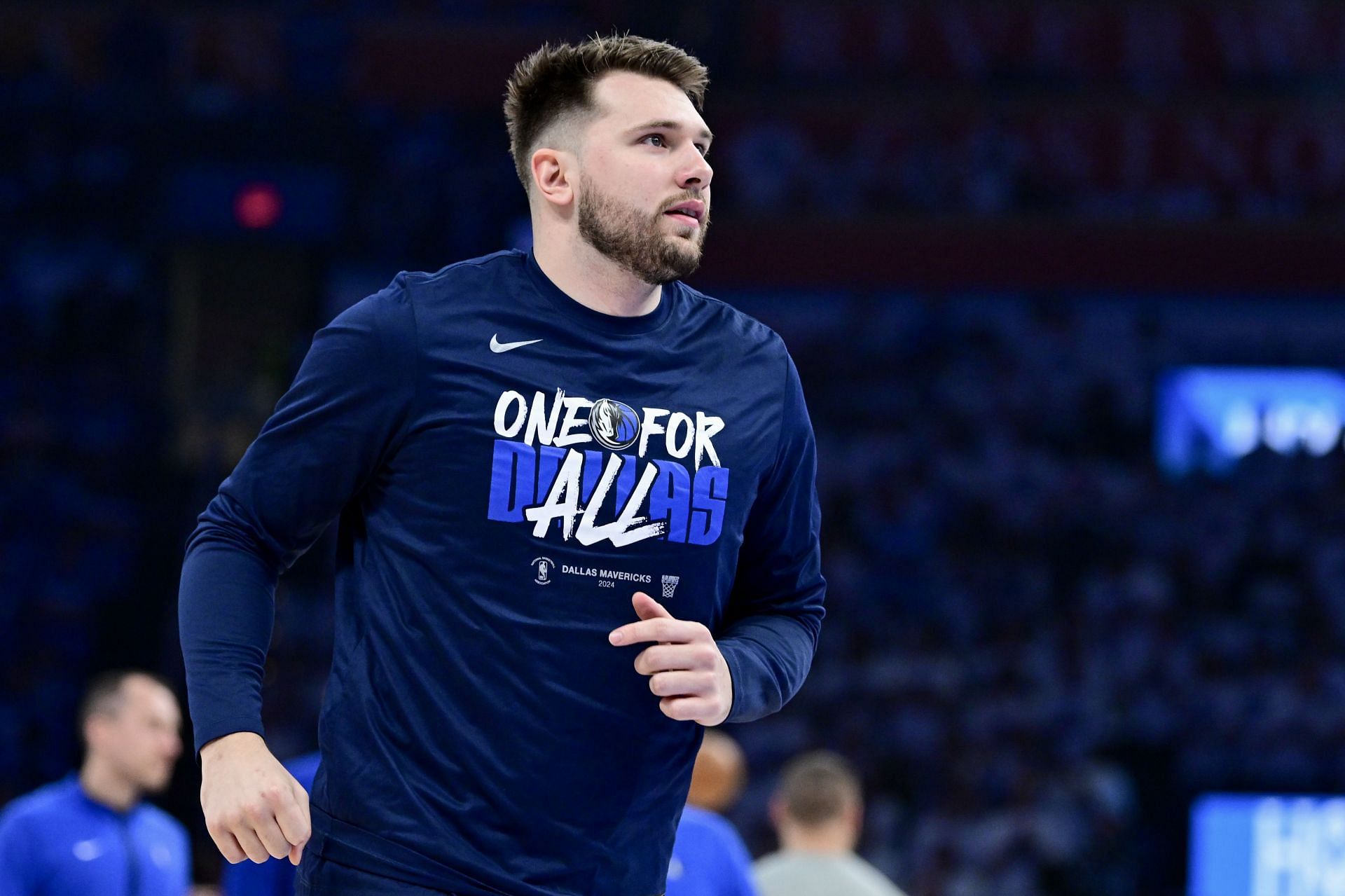 “Lmaooo” - NBA Insider shares comical Luka Doncic falling picture ...