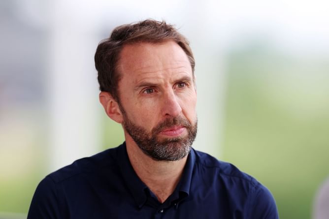“He was worth the risk” - Michael Owen calls out England boss for dropping Manchester United star from Euro 2024 squad"