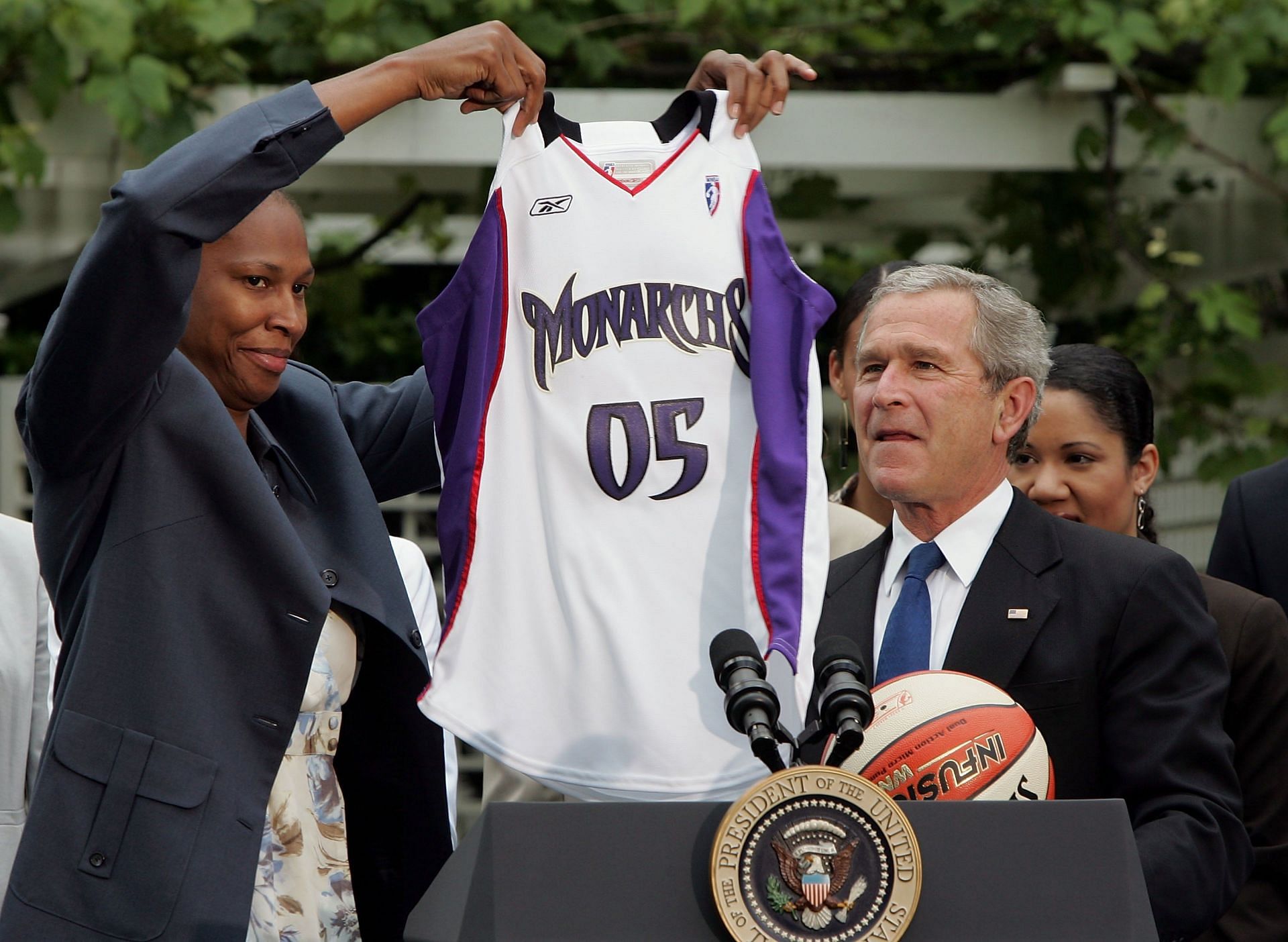 Yolanda Griffith at the White House after winning a title in 2005.