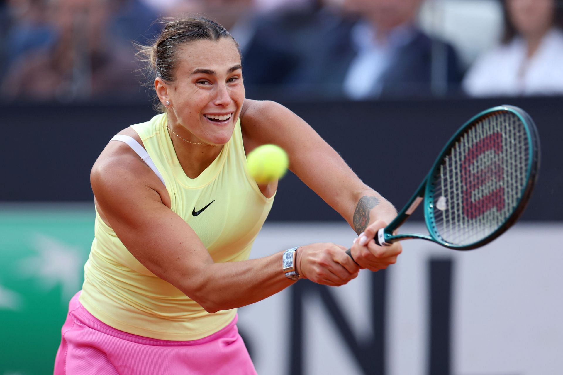 Aryna Sabalenka hits a backhand (Source: GETTY)