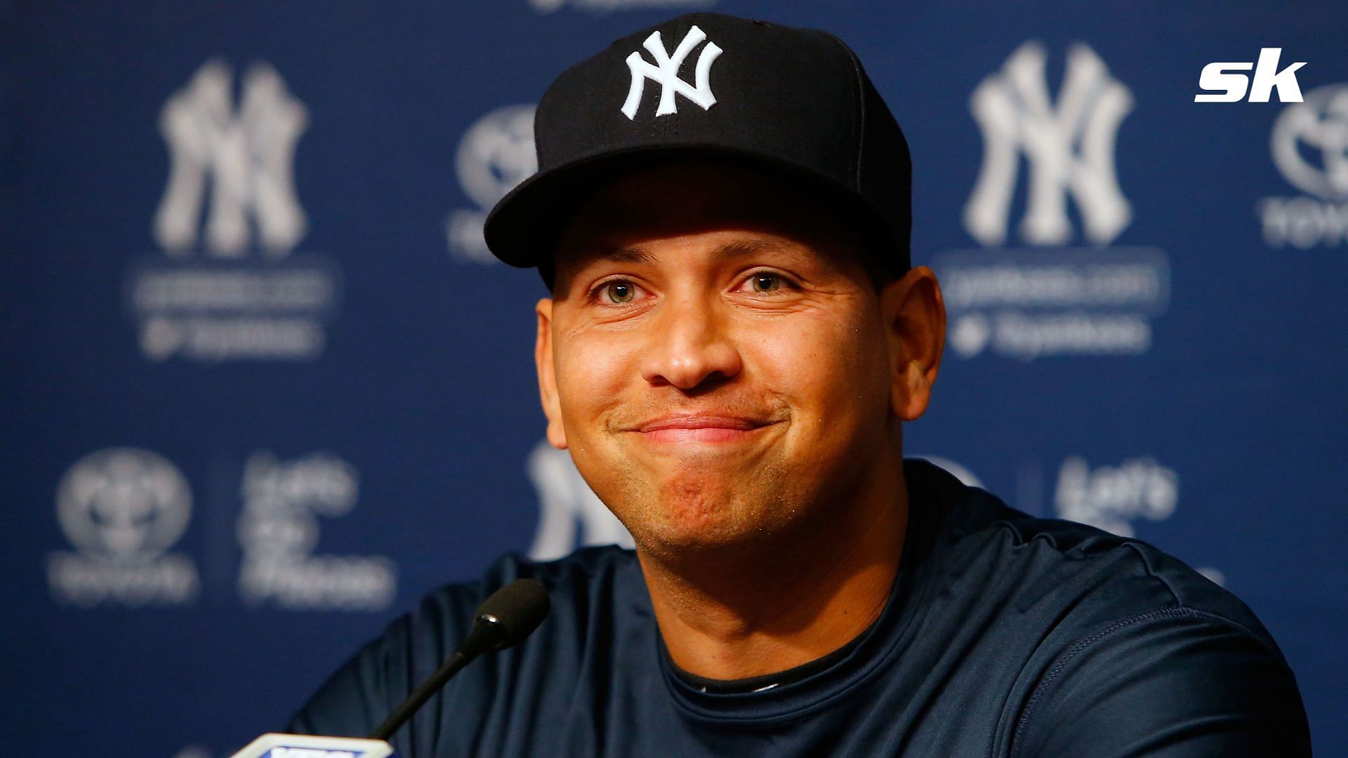 Alex Rodriguez &amp; friend Domingo tee off for a day of golfing fun