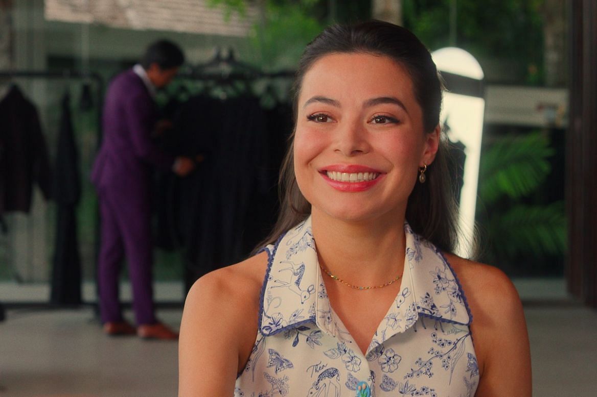 Miranda Cosgrove as Emma (Image via Netflix)