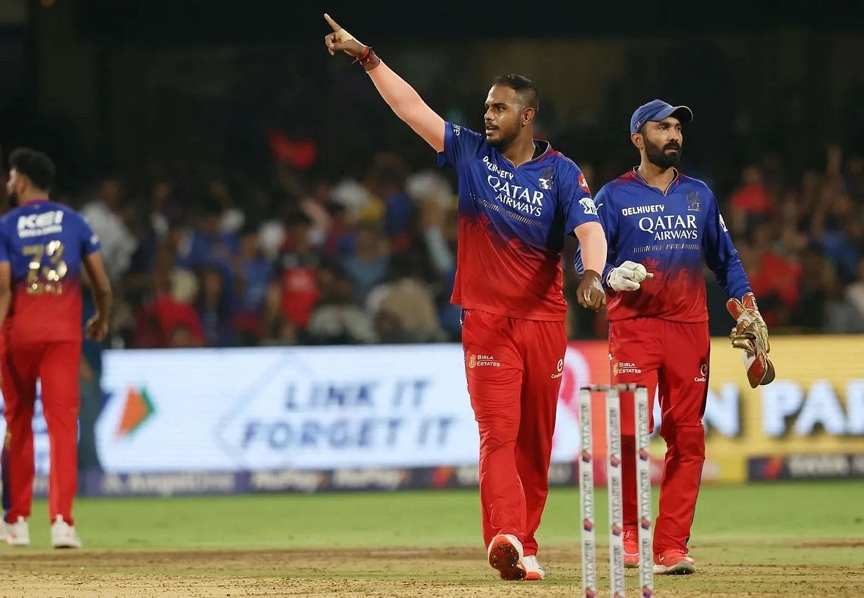 यश दयाल की पहली ही गेंद पर छक्का लग गया था (Photo Credit - IPLT20)