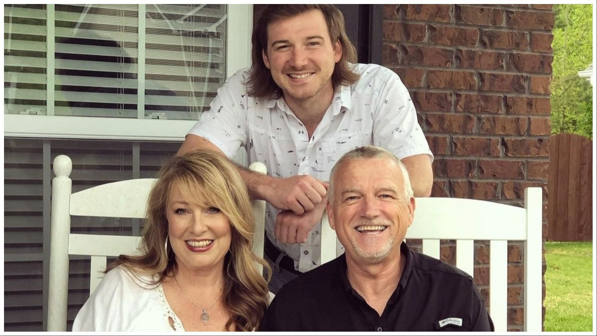 Morgan Wallen with his parents, (Image via @morganwallen/Instagram) 