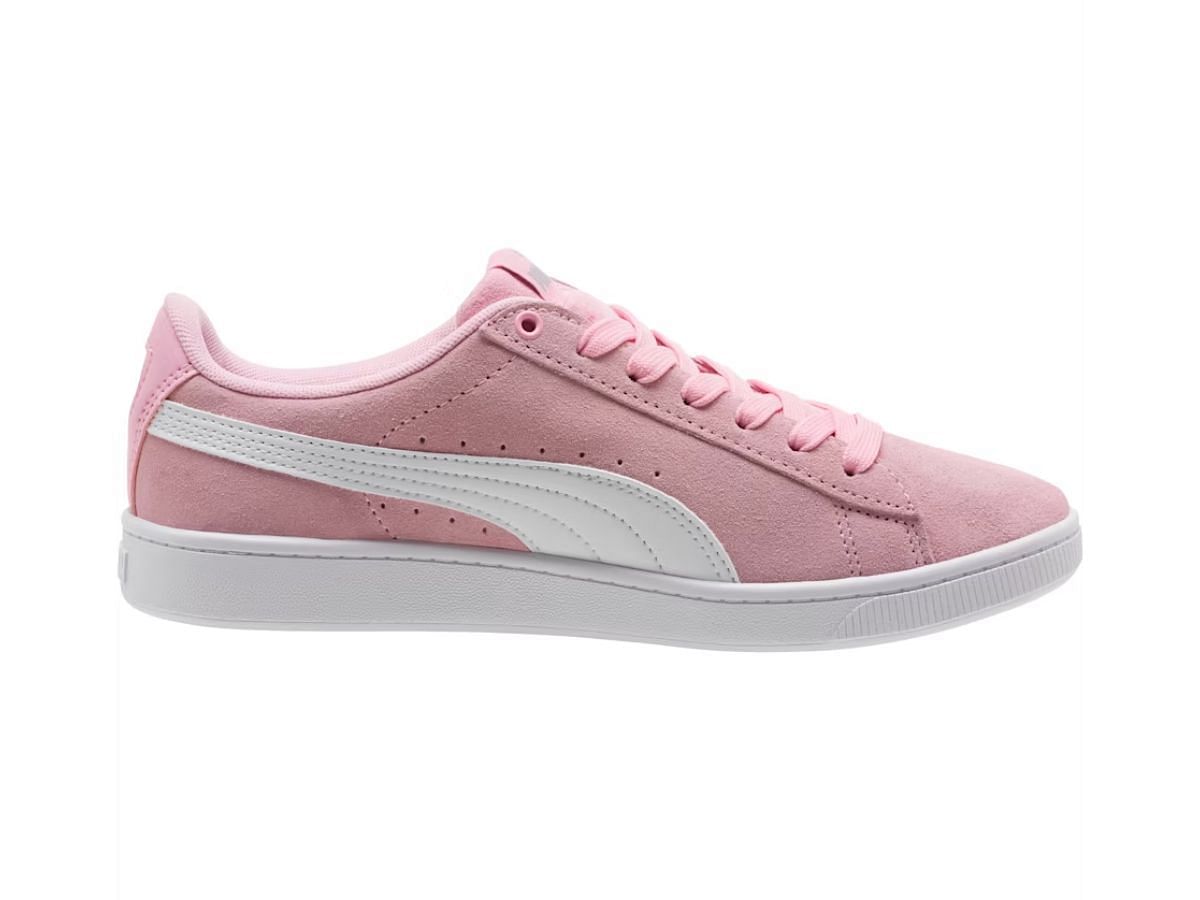 Pum Vikky v2 Sneakers (Image via Puma)