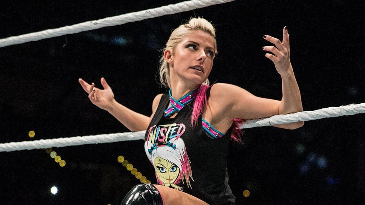 Alexa Bliss (via WWE