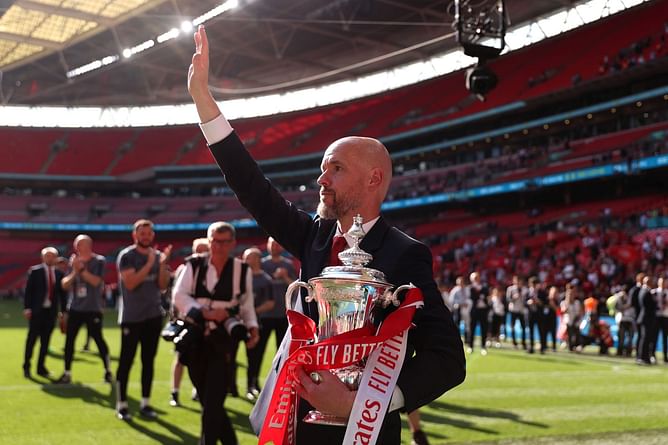 “You hammer them when they have 2 bad performances” - Manchester United boss Ten Hag aims cheeky dig at English media after FA Cup final win