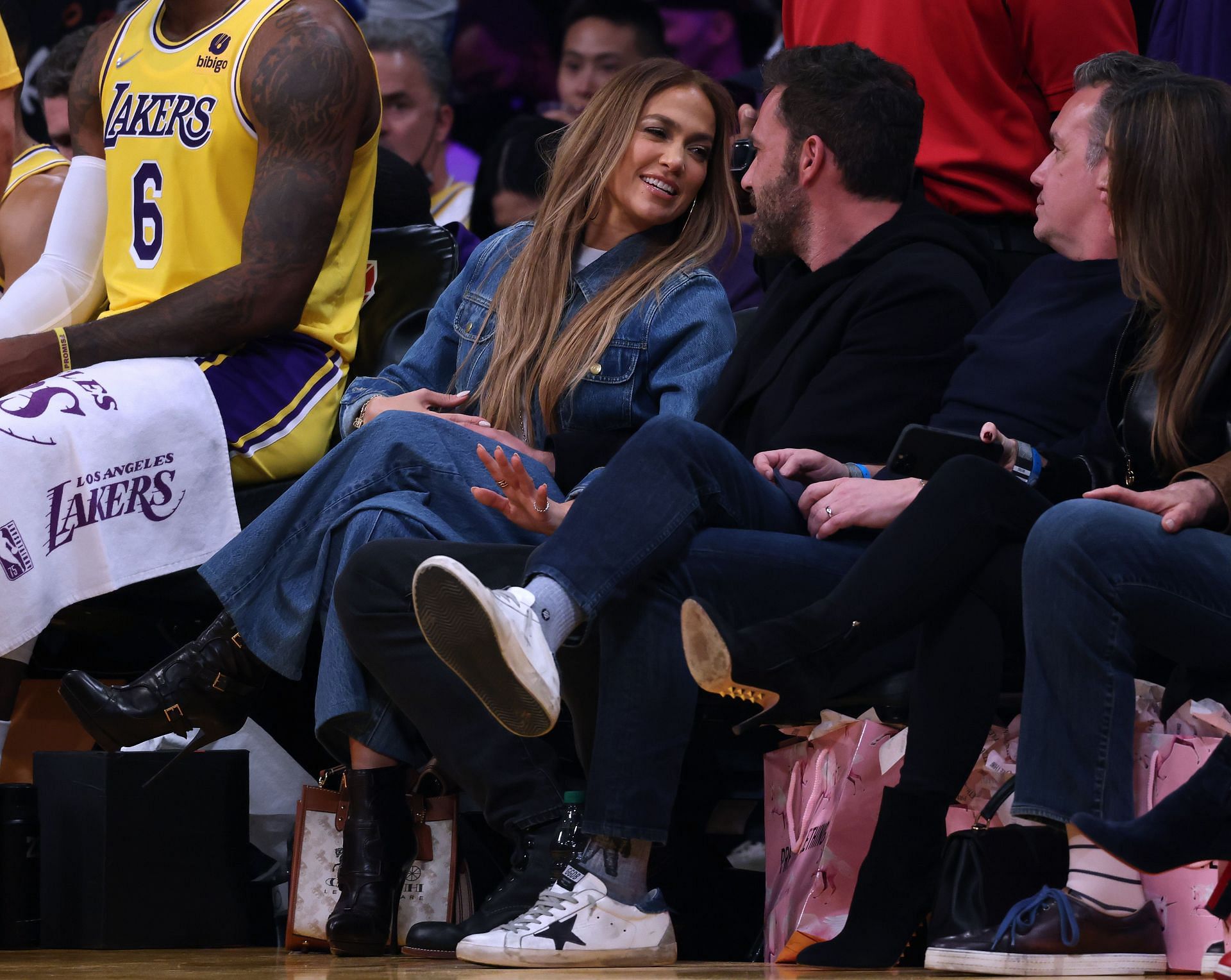 Bennifer courtside (Image via Harry How/Getty Images)