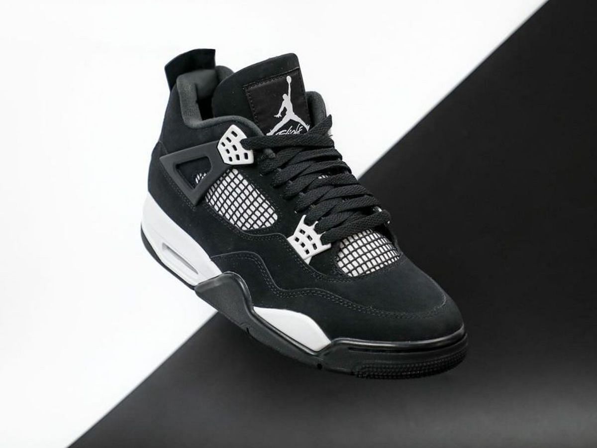 Air Jordan 4 Retro &quot;White Thunder&quot; (Image via Sneaker Bardetroit)