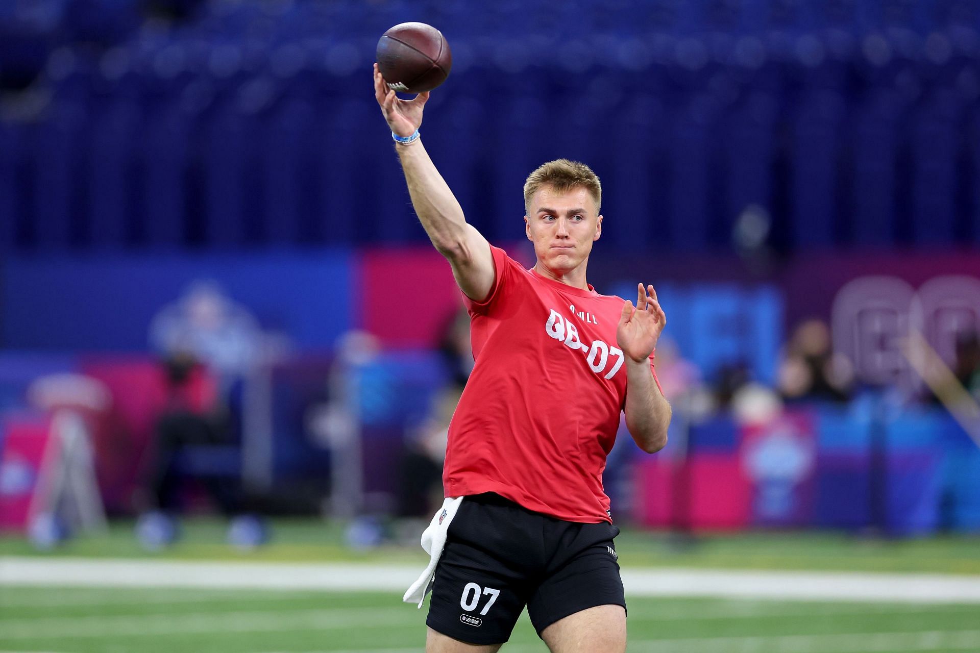Bo Nix throws a pass at the 2024 NFL Combine