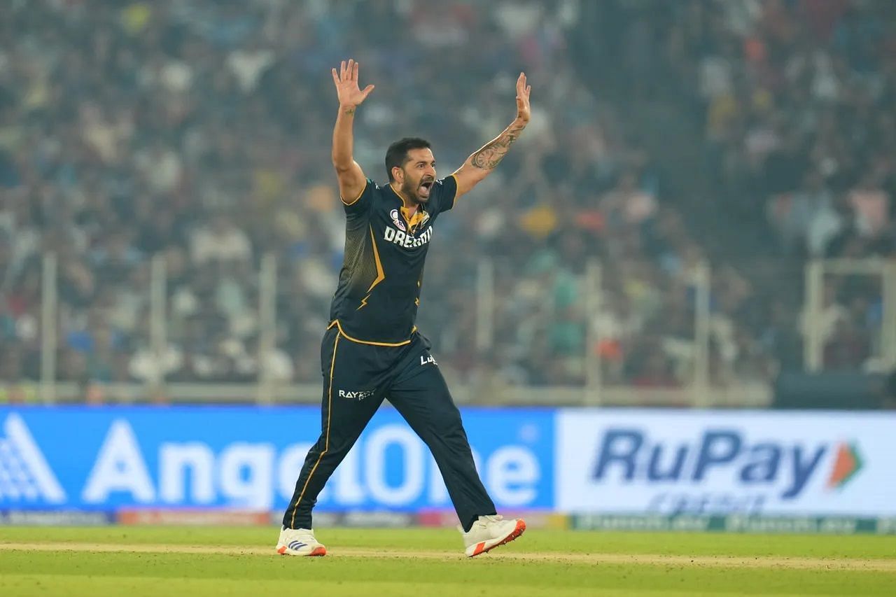 Mohit Sharma dismissed Shivam Dube apart from Daryl Mitchell and Moeen Ali. [P/C: iplt20.com]