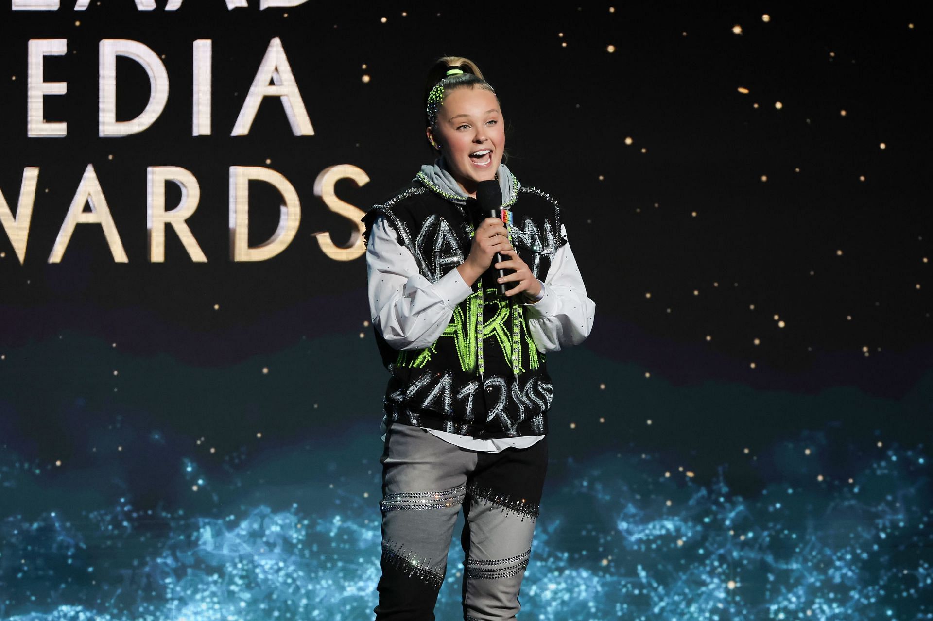 JoJo Siwa recalled her time in Dance Moms (Image via Getty)