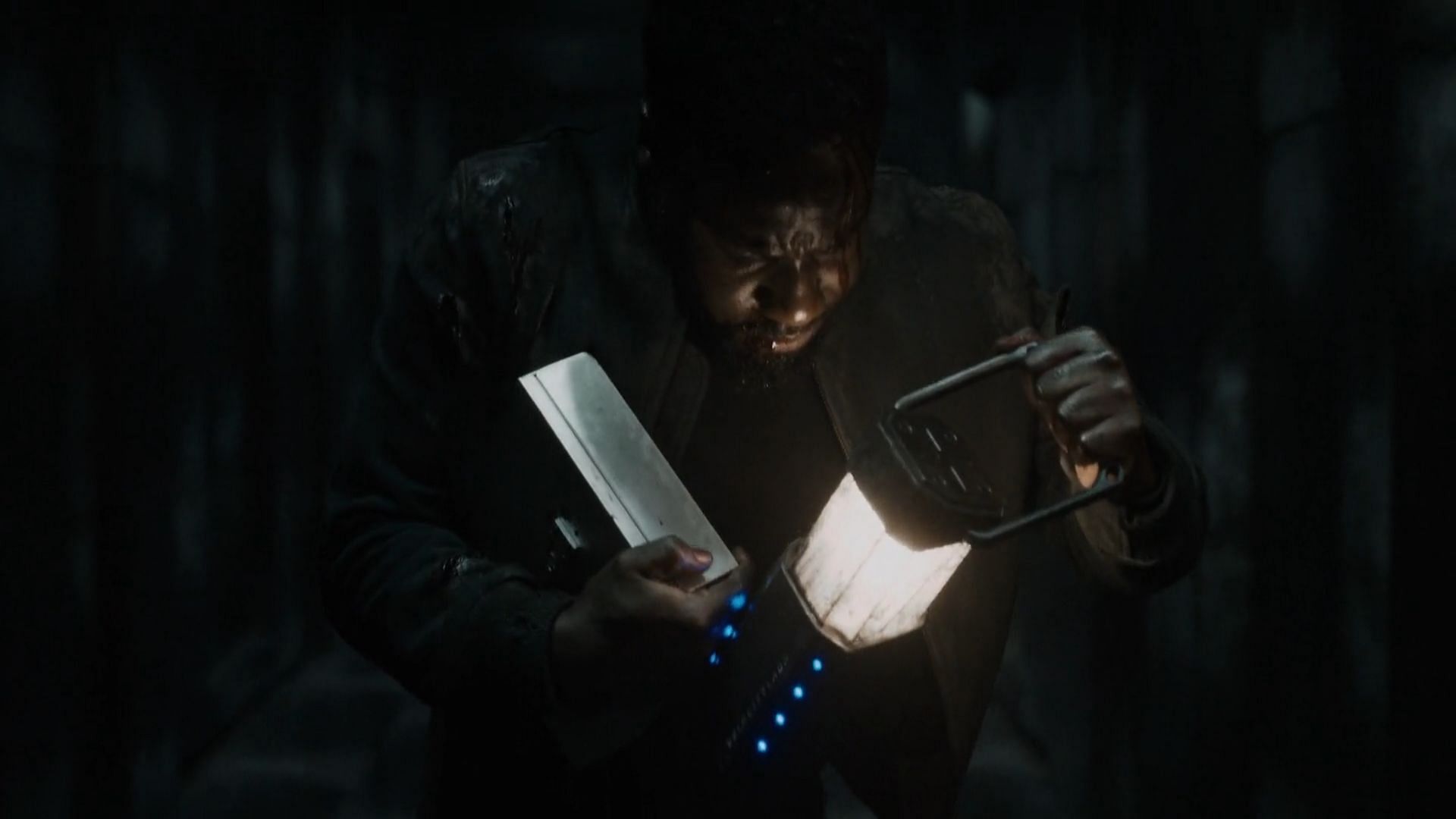 Leighton 2 struggling inside the Box, as seen in Dark Matter episode 4 (Image via Apple TV+)
