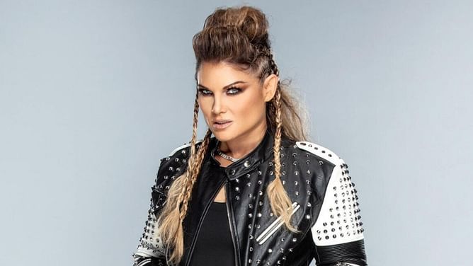 WWE legend Beth Phoenix shows off new look; is almost unrecognizable