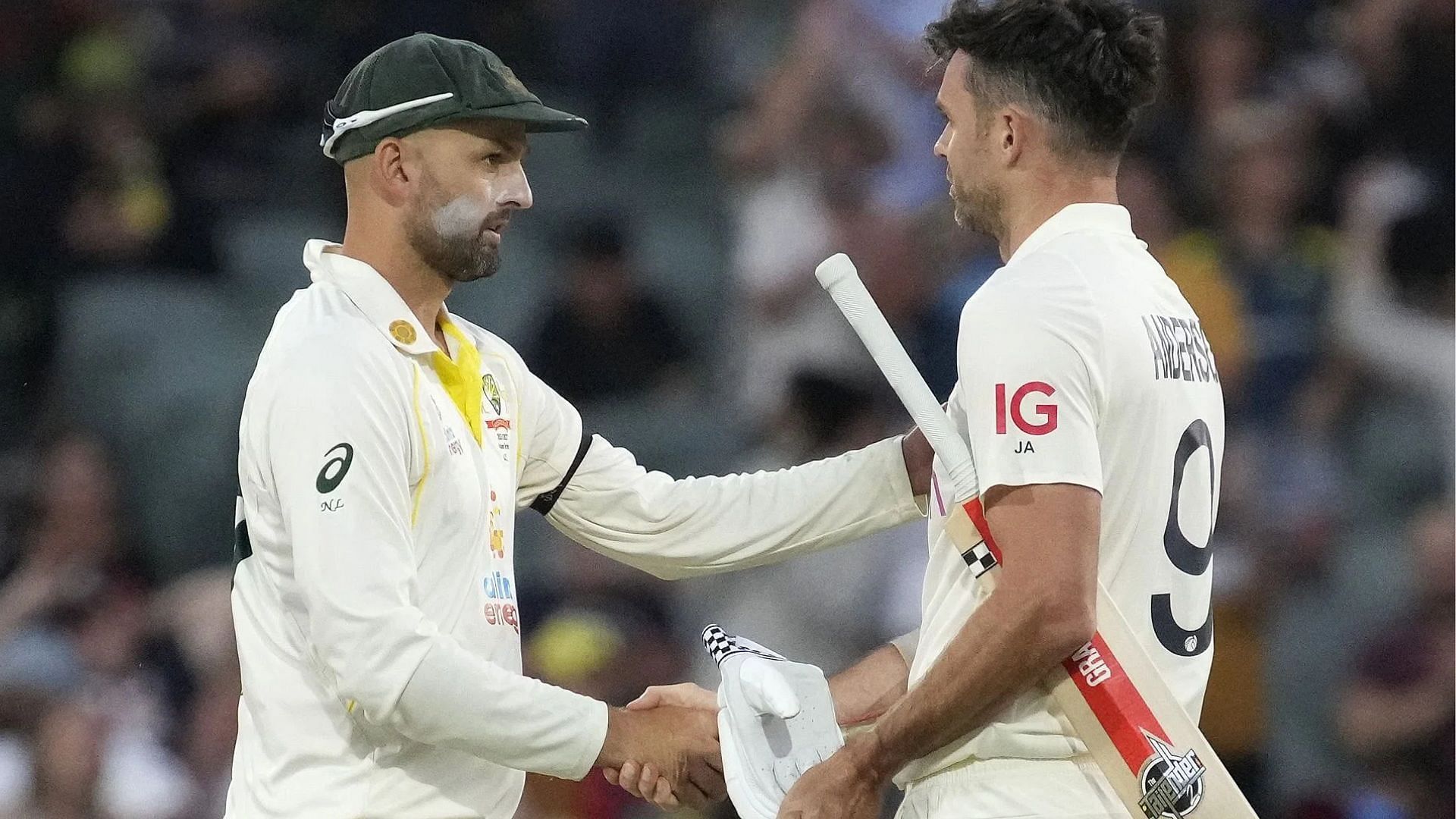 Nathan Lyon (L) &amp; James Anderson 
