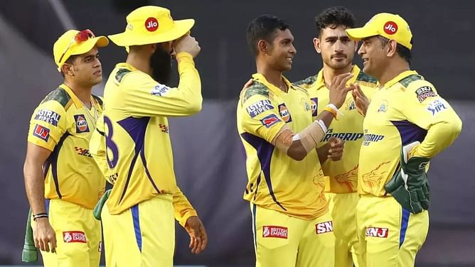CSK के स्टार गेंदबाज की बड़ी टी20 लीग में लगी लॉटरी, IPL के मुकाबले मिली 5 गुना मोटी रकम