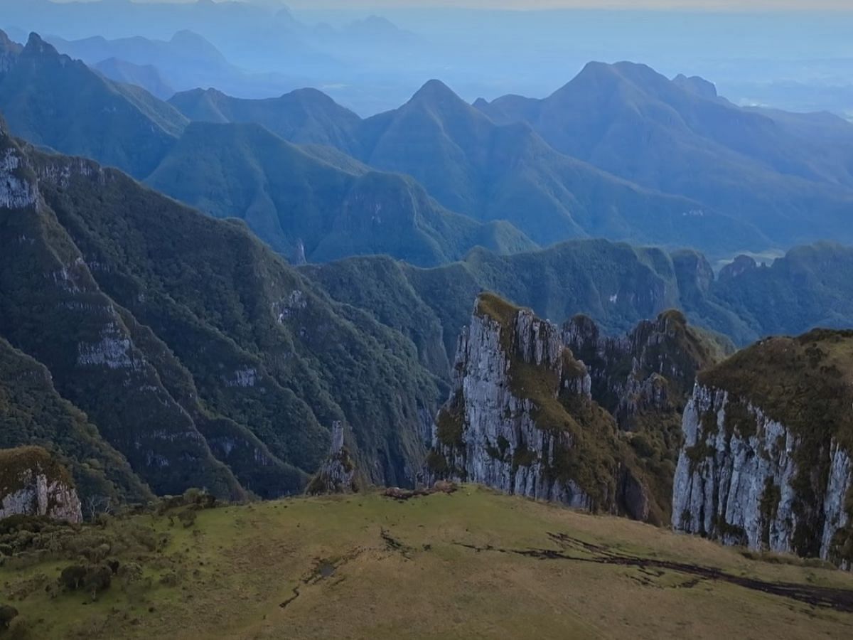 Rio de Rastro Mountain range, canyons of Santa Catarina (Image via Netflix)