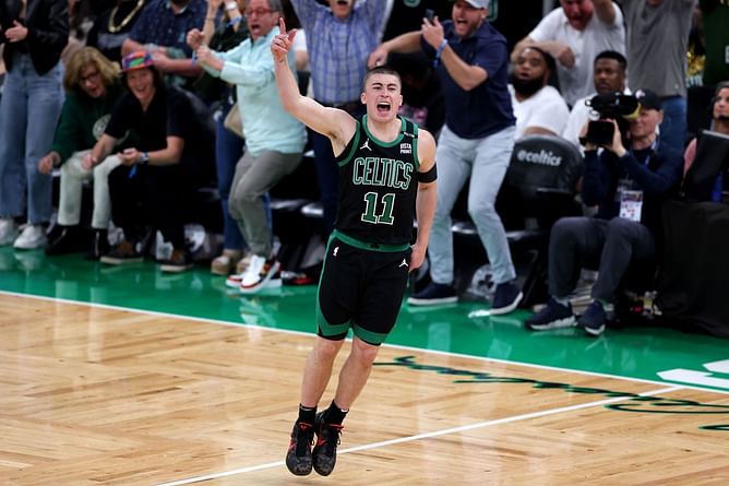Watch: Payton Pritchard drills insane 3rd quarter bomb to beat the buzzer and sink Mavs in 9-point hole