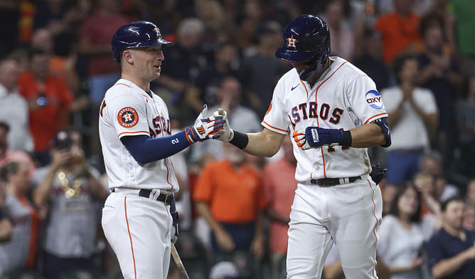"Dubon left like 2500 man on base"; "Bregman and runners in scoring position sold tonight" - Astros fans disappointed after team's defeat against Mets