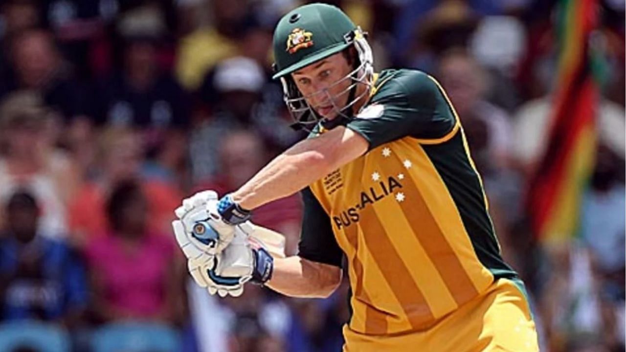 डेविड हसी शॉट खेलते हुए (Photo: CRIMAS)