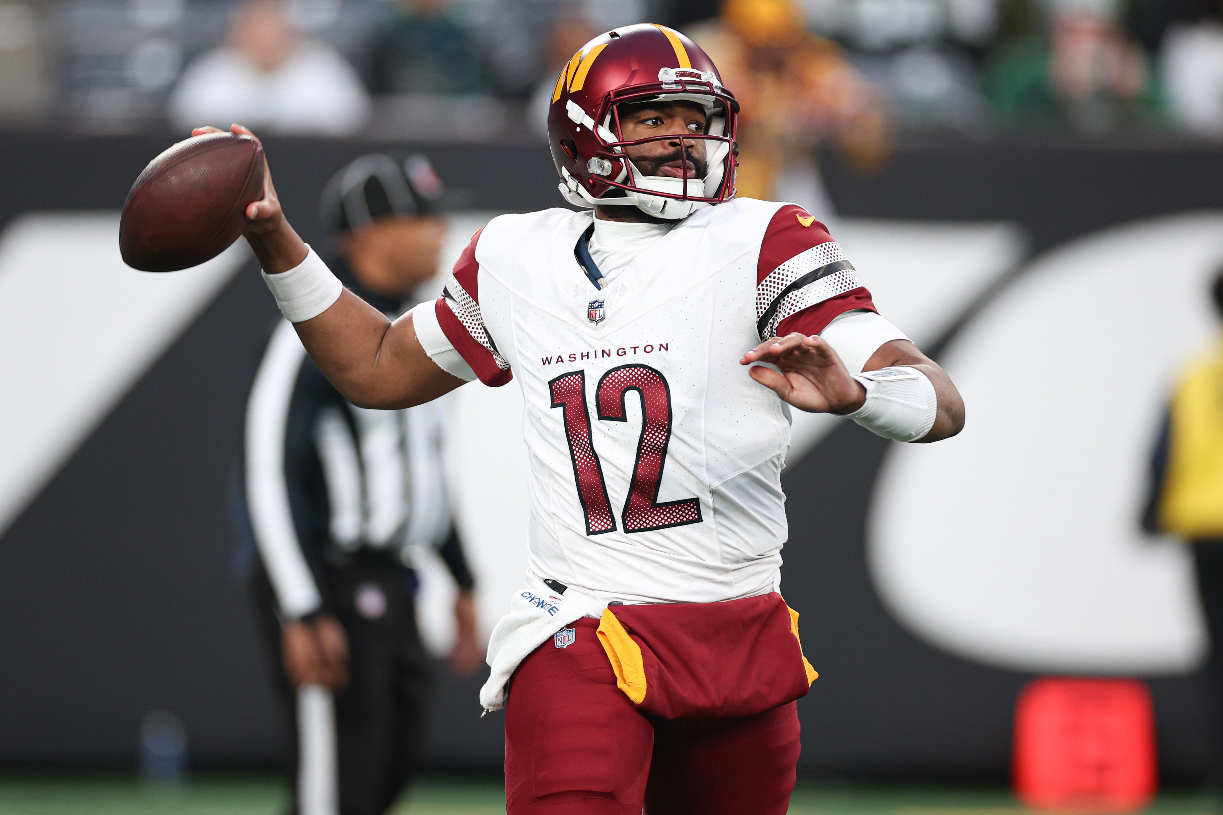 Jacoby Brissett signed a one-year deal with the Patriots