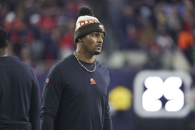 Is Deshaun Watson among the worst QBs in the league? NFL analyst name drops 5 starters in the trenches