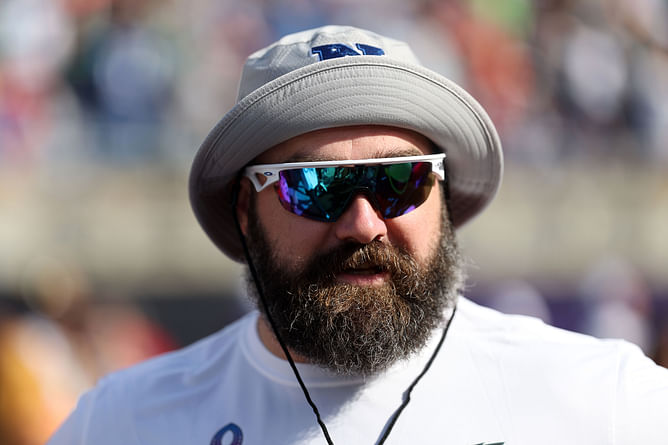 Eagles legend Jason Kelce engages in side-splitting banter with fans on social media: "What kind of weirdo washes their feet"
