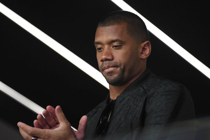 “So powerful”: Russell Wilson hails Reggie Jackson as MLB legend recounts racist horrors of Jim Crow era