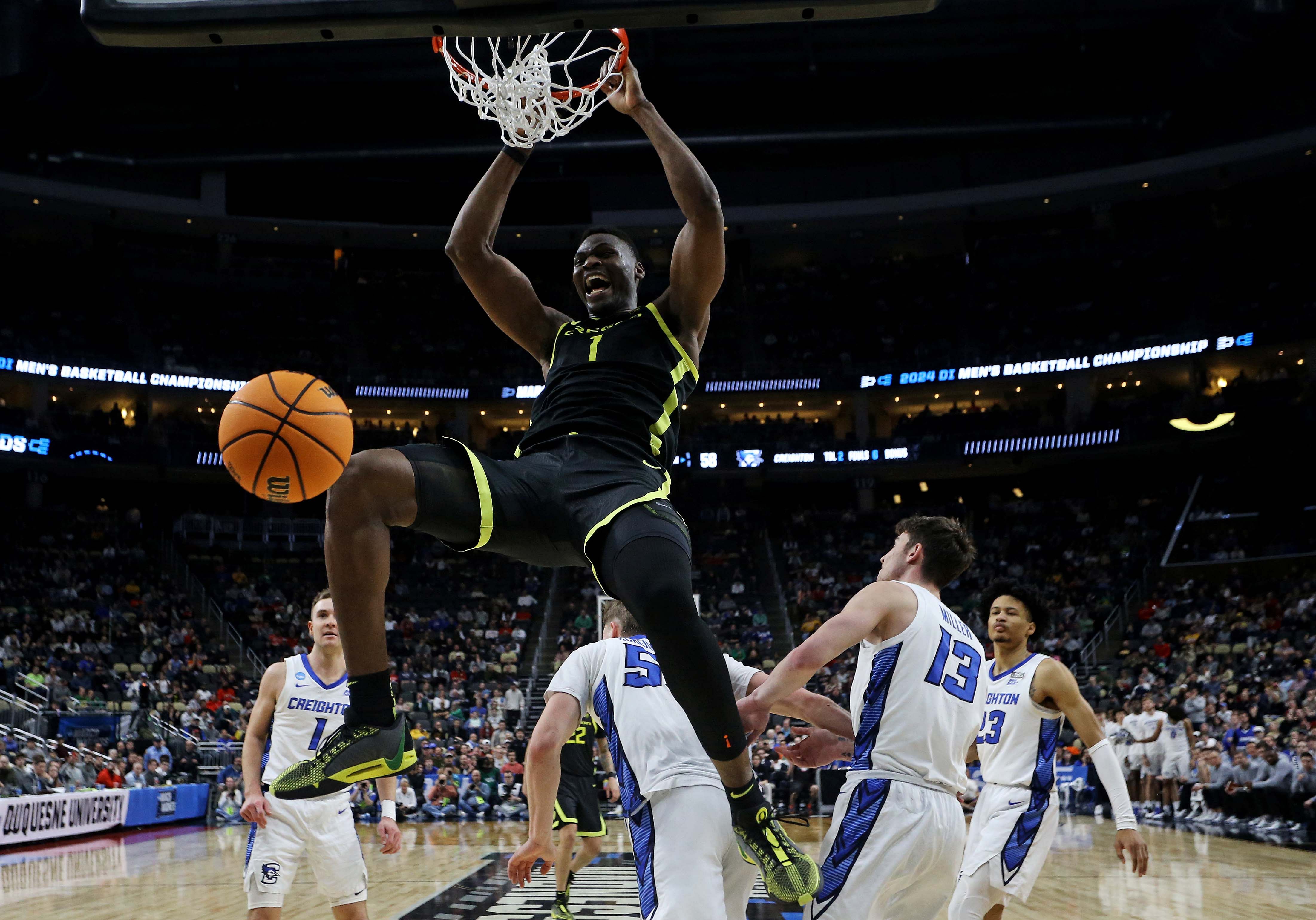 Oregon Ducks center N'Faly Dante