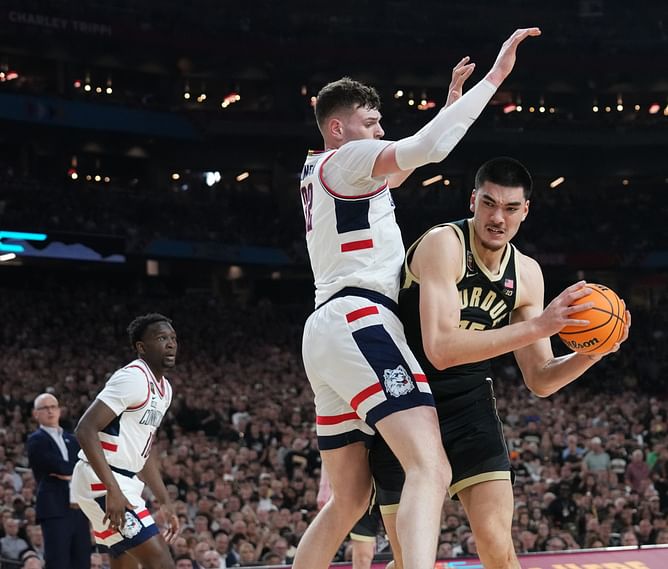 Donovan Clingan vs. Zach Edey: Who's the better fit for the Washington Wizards in the 2024 NBA Draft?