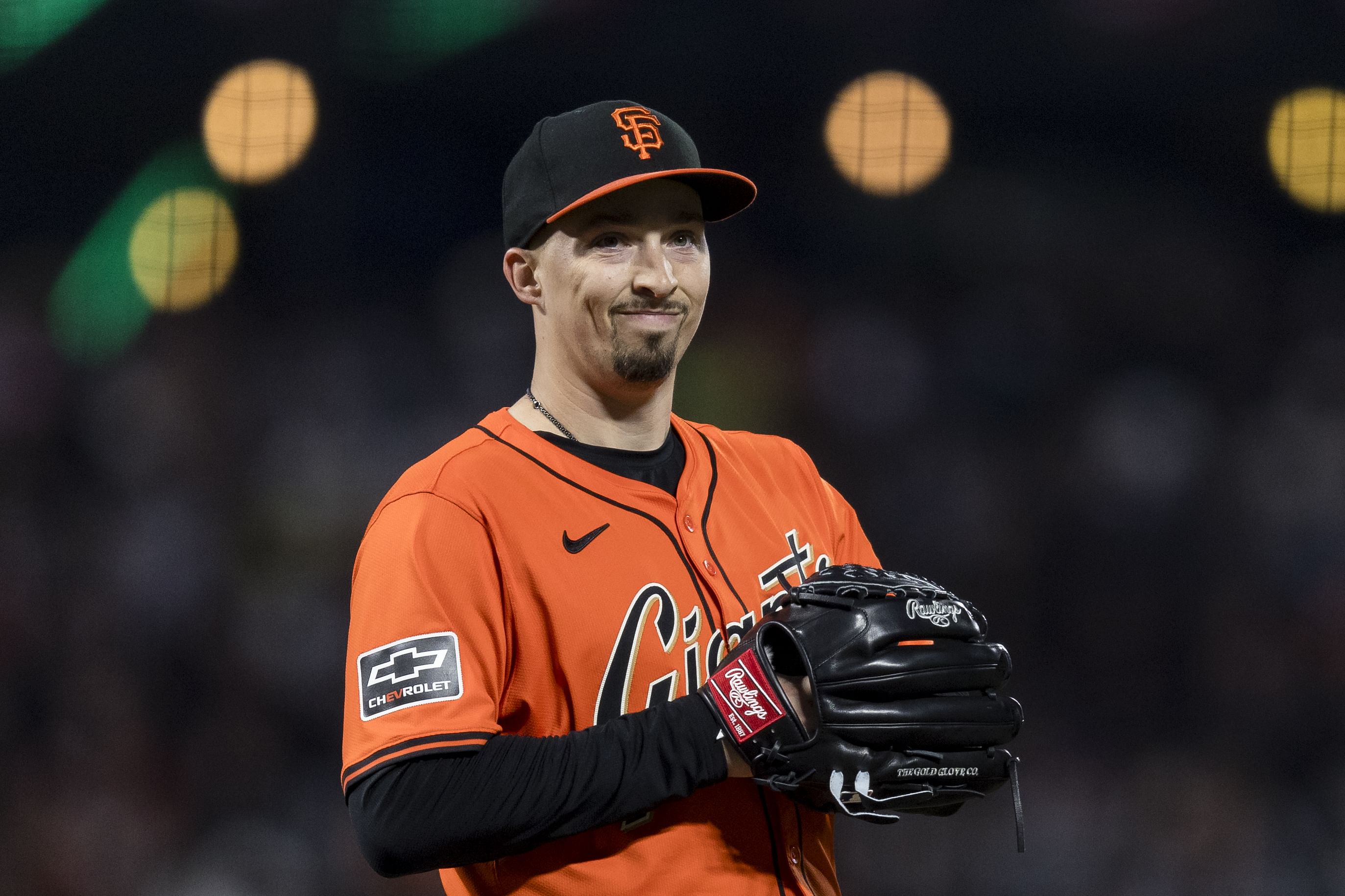 Blake Snell pitching for the San Francisco Giants