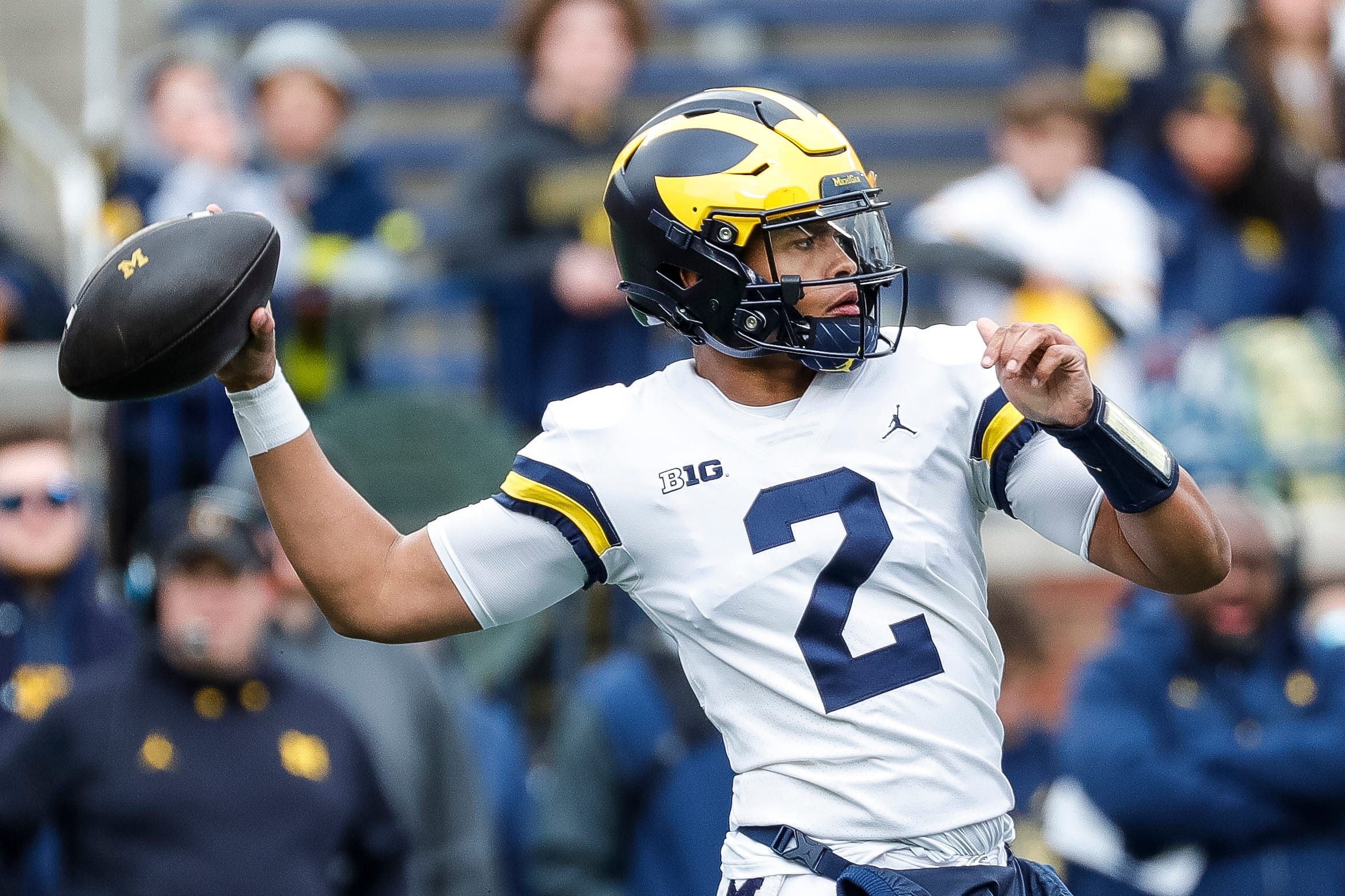 Michigan QB commit Jadyn Davis in the Wolverines' spring practice