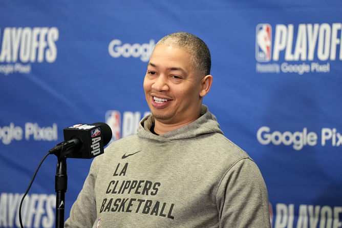 “Look at this gambling addict”- Clippers fans troll Ty Lue for PokerGo appearance